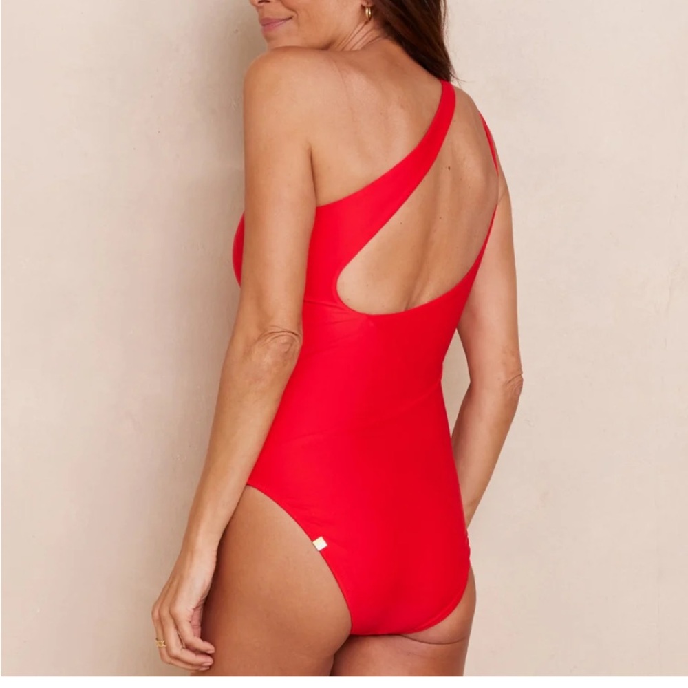 NWOT SUMMERSALT The Ruched Sidestroke Size 14 / 
Color Lava - Picture 2 of 6